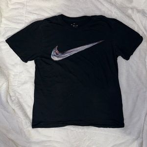 ⭐️3 For $15⭐️ Nike Distressed Graphic Tee
